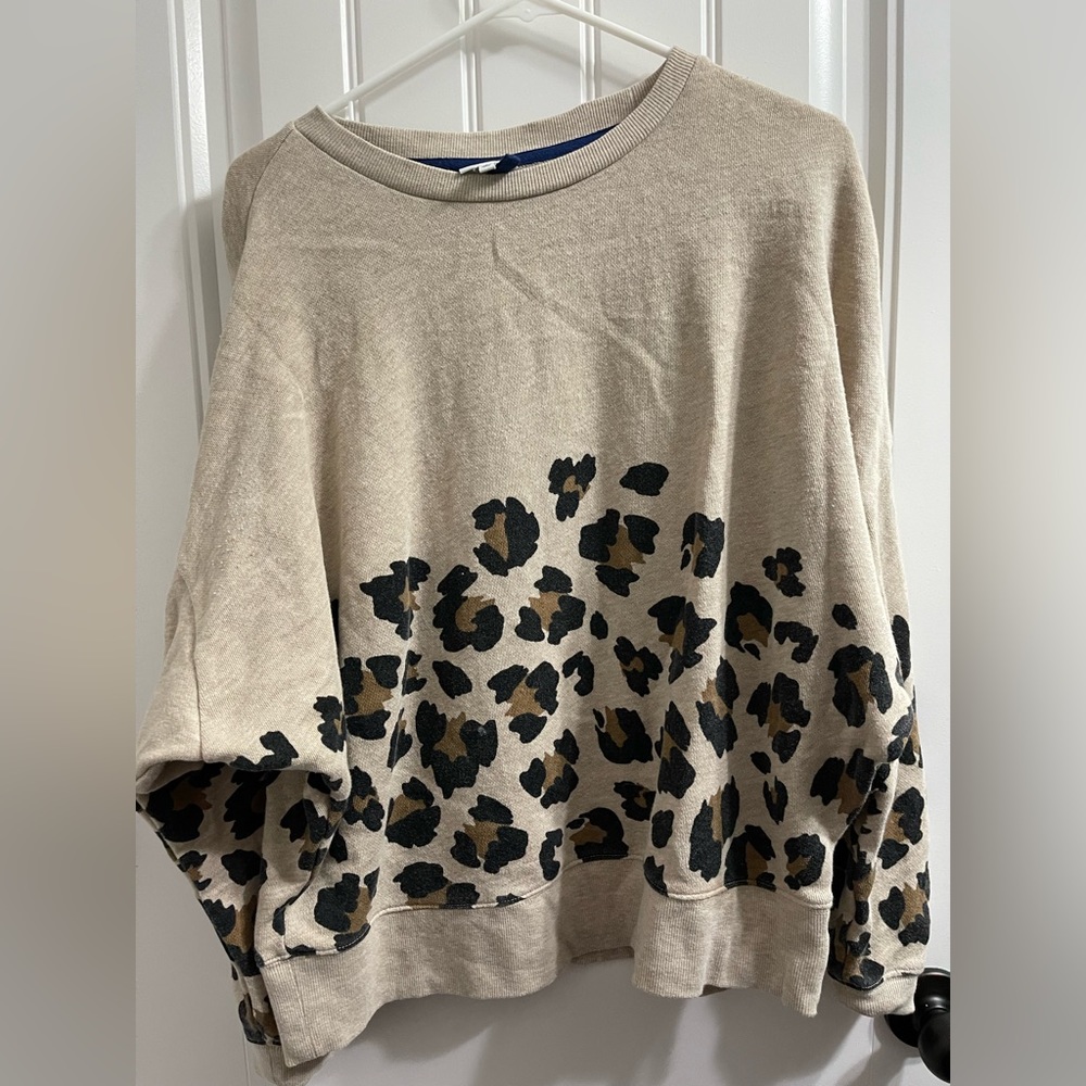 cheetah print sweater/sweatshirt